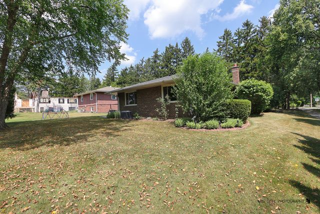 605 W GILBERT Road, Palatine, IL 60067