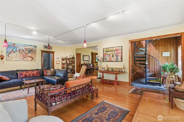 802 16th Avenue, Seattle, WA 98122