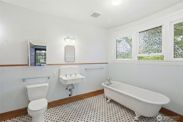 802 16th Avenue, Seattle, WA 98122