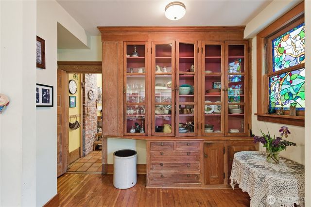 802 16th Avenue, Seattle, WA 98122