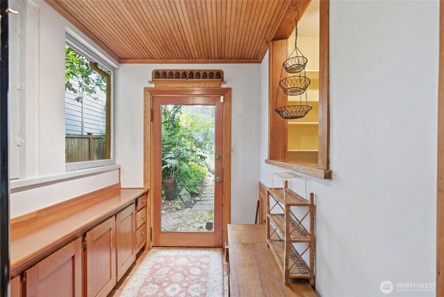 802 16th Avenue, Seattle, WA 98122