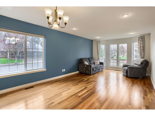 2552 Ne NOVA Ave, Hillsboro, OR 97124