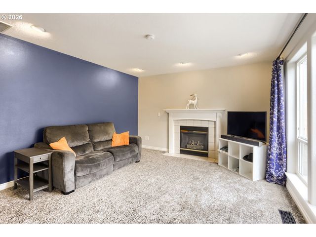 2552 Ne NOVA Ave, Hillsboro, OR 97124