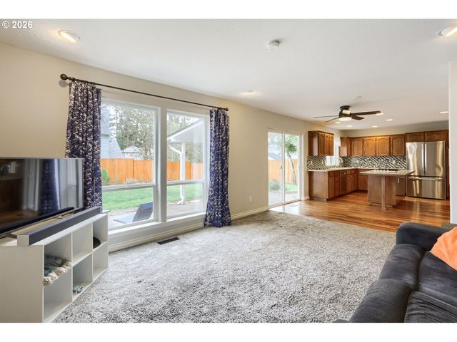 2552 Ne NOVA Ave, Hillsboro, OR 97124