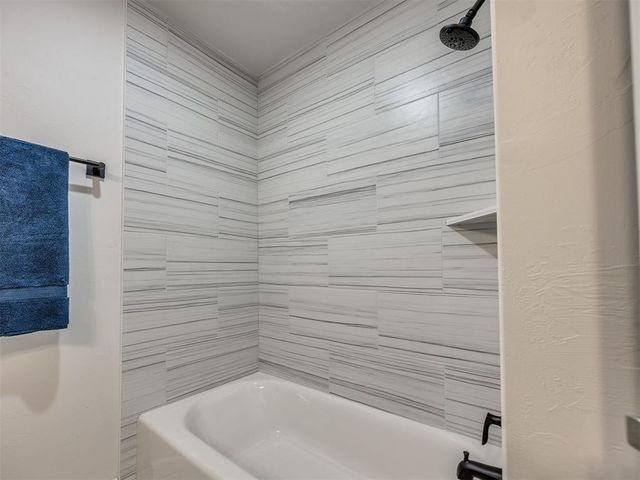 2915 Summit Hollow Circle, Norman, OK 73071