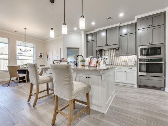 2915 Summit Hollow Circle, Norman, OK 73071