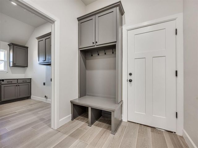 2915 Summit Hollow Circle, Norman, OK 73071