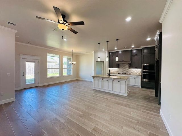 2915 Summit Hollow Circle, Norman, OK 73071