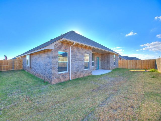 2915 Summit Hollow Circle, Norman, OK 73071