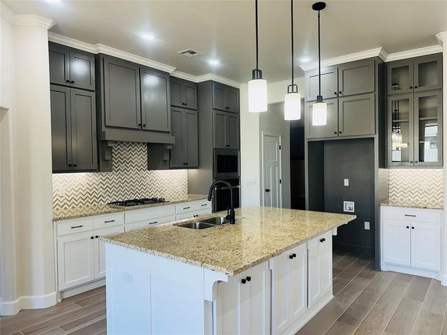 2915 Summit Hollow Circle, Norman, OK 73071