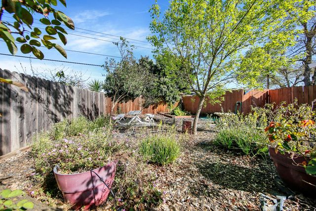 10366 Theresa Ct, Rancho Cordova, CA 95670