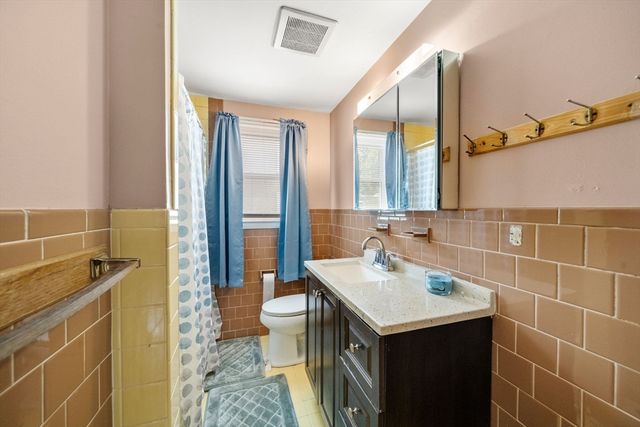 33 Cross St, Brockton, MA 02301