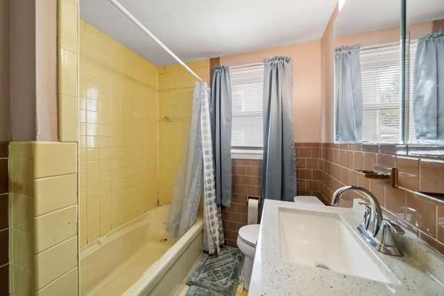 33 Cross St, Brockton, MA 02301