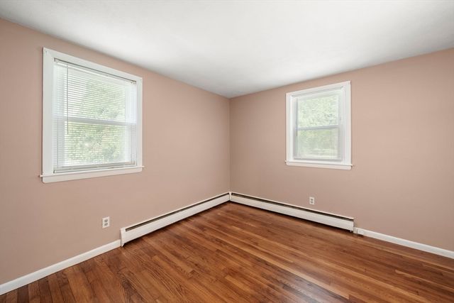 33 Cross St, Brockton, MA 02301