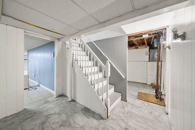 33 Cross St, Brockton, MA 02301