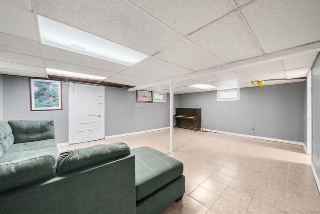 33 Cross St, Brockton, MA 02301