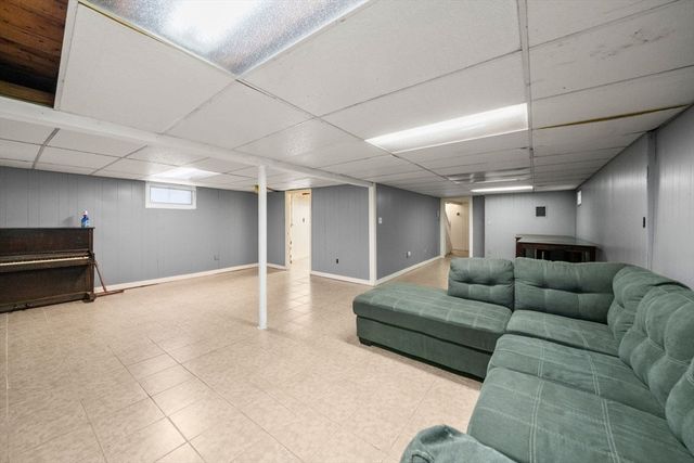 33 Cross St, Brockton, MA 02301