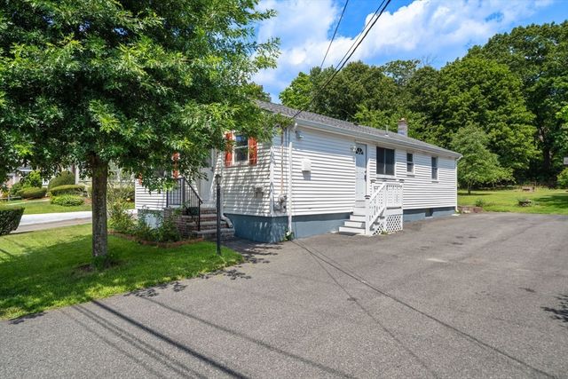 33 Cross St, Brockton, MA 02301