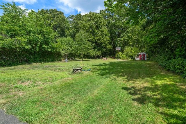 33 Cross St, Brockton, MA 02301