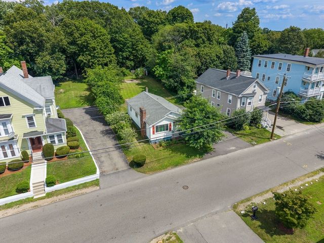 33 Cross St, Brockton, MA 02301