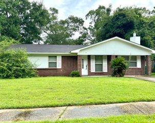 2819 Lawnwood Drive, Ocean Springs, MS 39564
