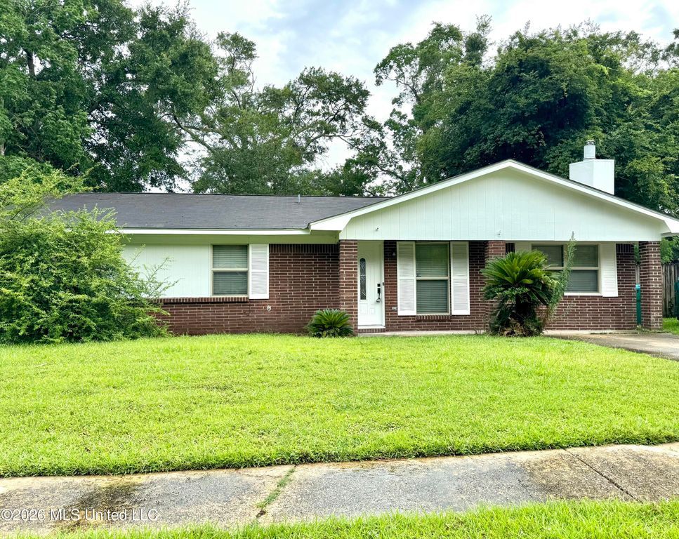 2819 Lawnwood Drive, Ocean Springs, MS 39564