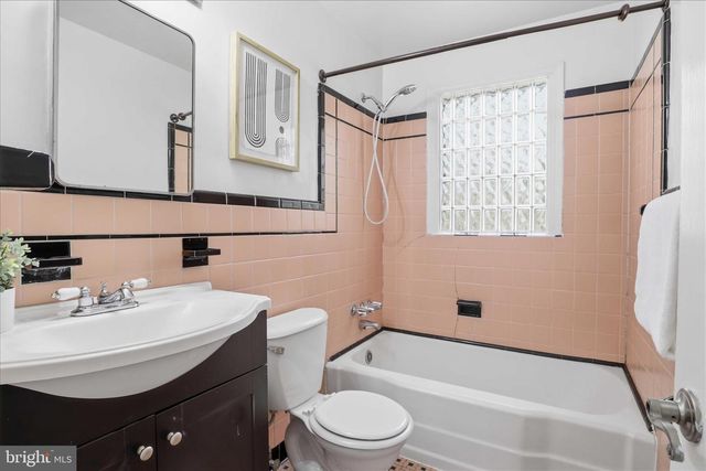 9704 BLAKE LN, Fairfax, VA 22031