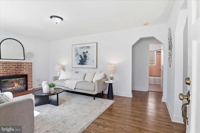 9704 BLAKE LN, Fairfax, VA 22031