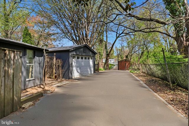 9704 BLAKE LN, Fairfax, VA 22031