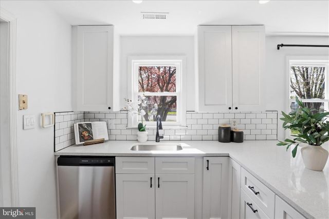 9704 BLAKE LN, Fairfax, VA 22031