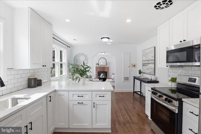 9704 BLAKE LN, Fairfax, VA 22031