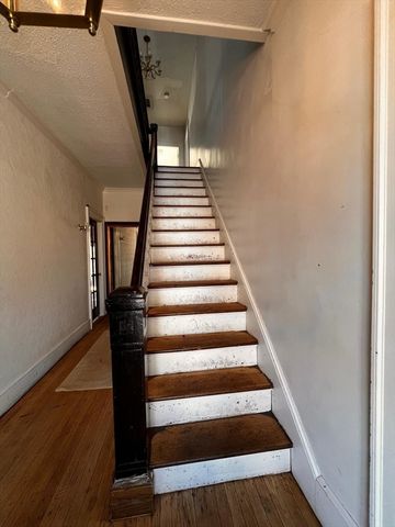186 Buckingham Street, Springfield, MA 01109