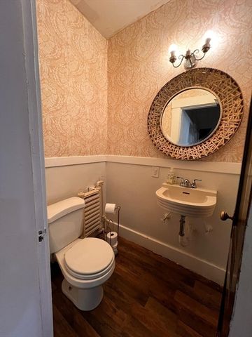 186 Buckingham Street, Springfield, MA 01109