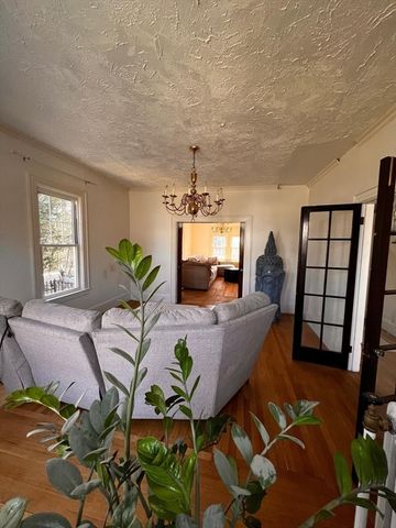186 Buckingham Street, Springfield, MA 01109