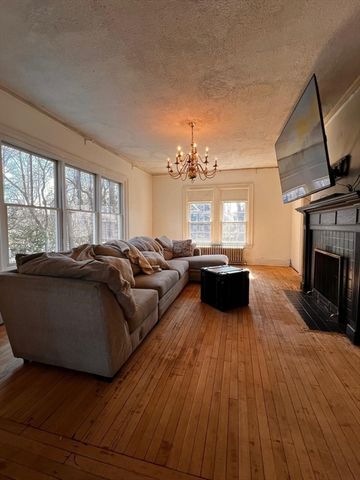 186 Buckingham Street, Springfield, MA 01109