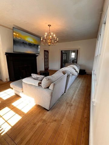 186 Buckingham Street, Springfield, MA 01109