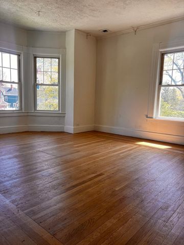 186 Buckingham Street, Springfield, MA 01109