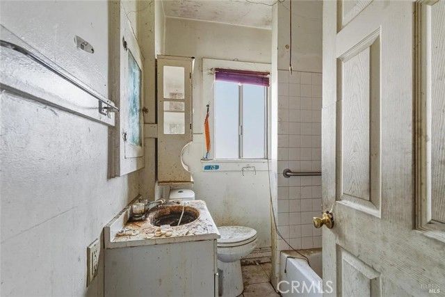 921 Jones, Berkeley, CA 94710