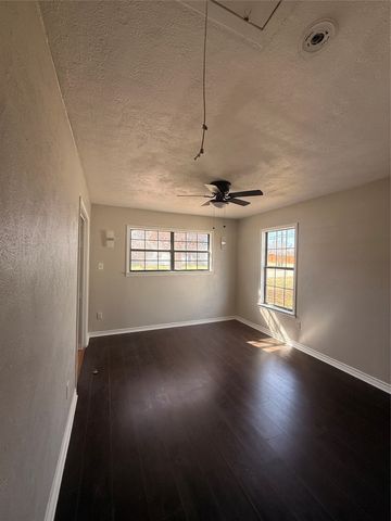 780 Betty Lane, Hurst, TX 76053