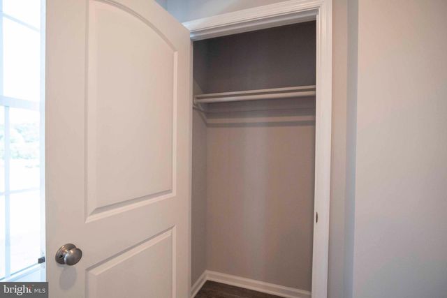 37 W DUCK ST W, Front Royal, VA 22630