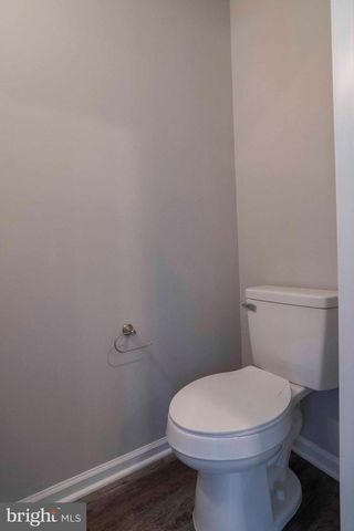37 W DUCK ST W, Front Royal, VA 22630