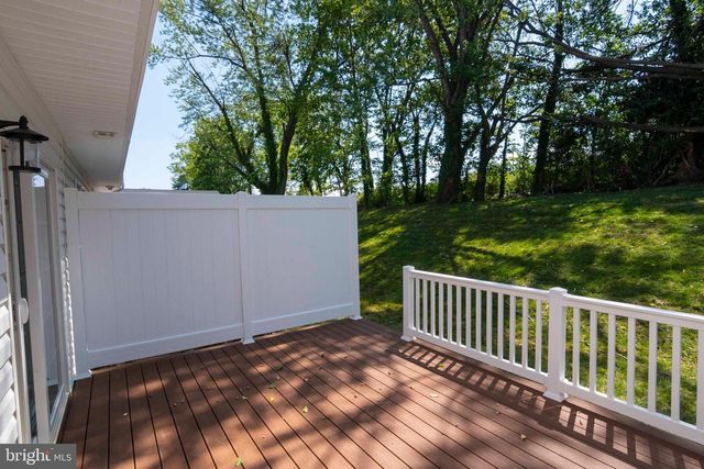 37 W DUCK ST W, Front Royal, VA 22630