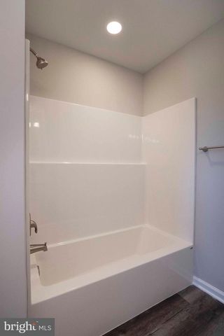 37 W DUCK ST W, Front Royal, VA 22630