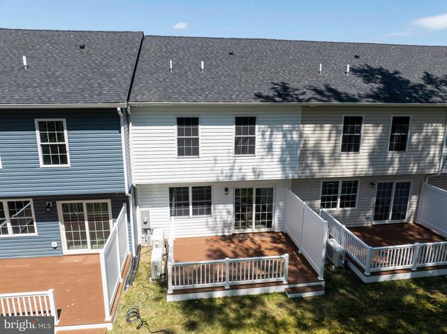 37 W DUCK ST W, Front Royal, VA 22630