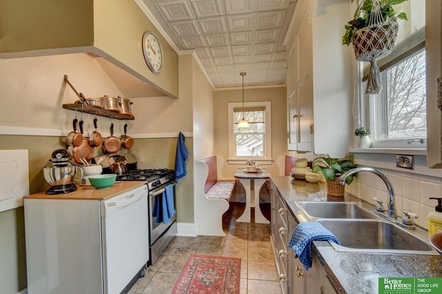 4215 Poppleton Street, Omaha, NE 68105