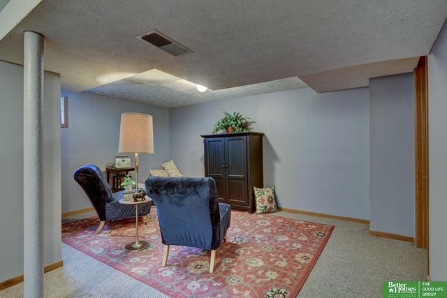 4215 Poppleton Street, Omaha, NE 68105