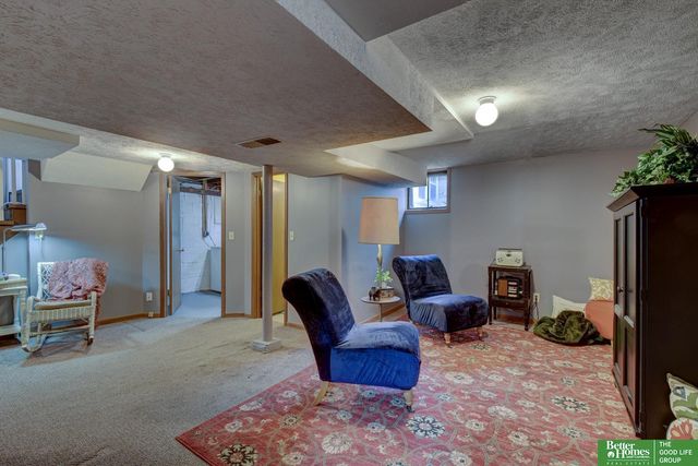 4215 Poppleton Street, Omaha, NE 68105