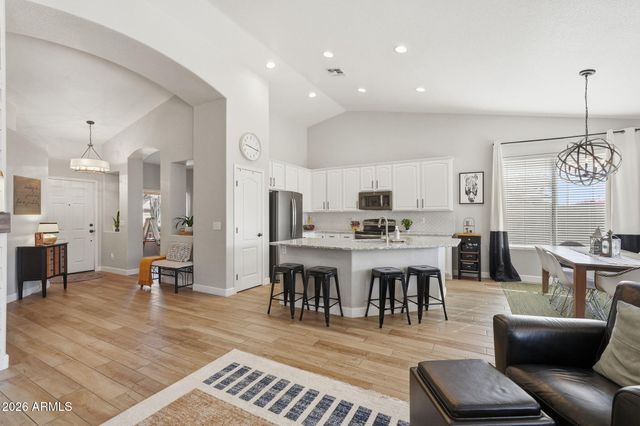 3271 E SANTA FE Lane, Gilbert, AZ 85297