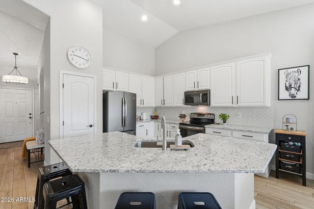 3271 E SANTA FE Lane, Gilbert, AZ 85297