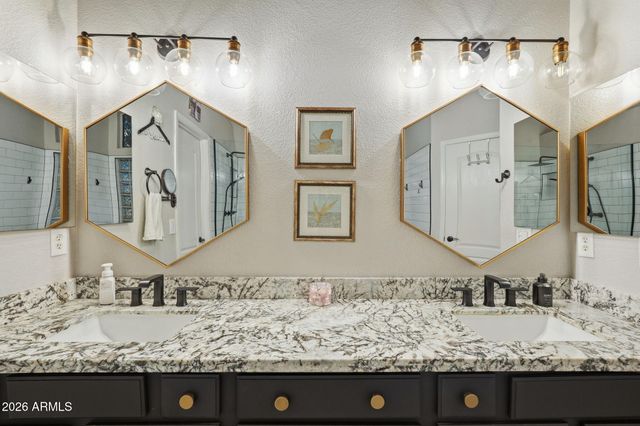 3271 E SANTA FE Lane, Gilbert, AZ 85297